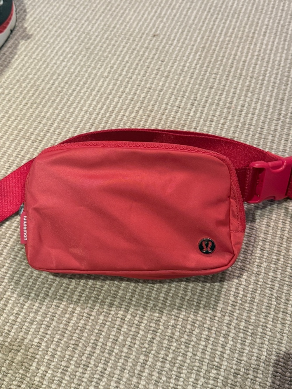 Lululemon Everywhere Belt Bag with Adjustable Strap